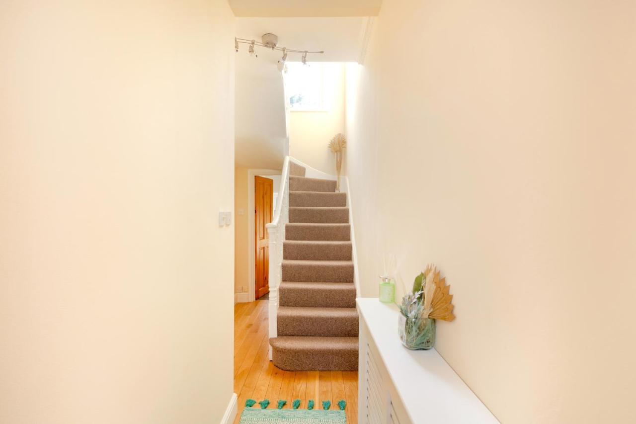 Stylish House In Wimbledon Londres Exterior foto
